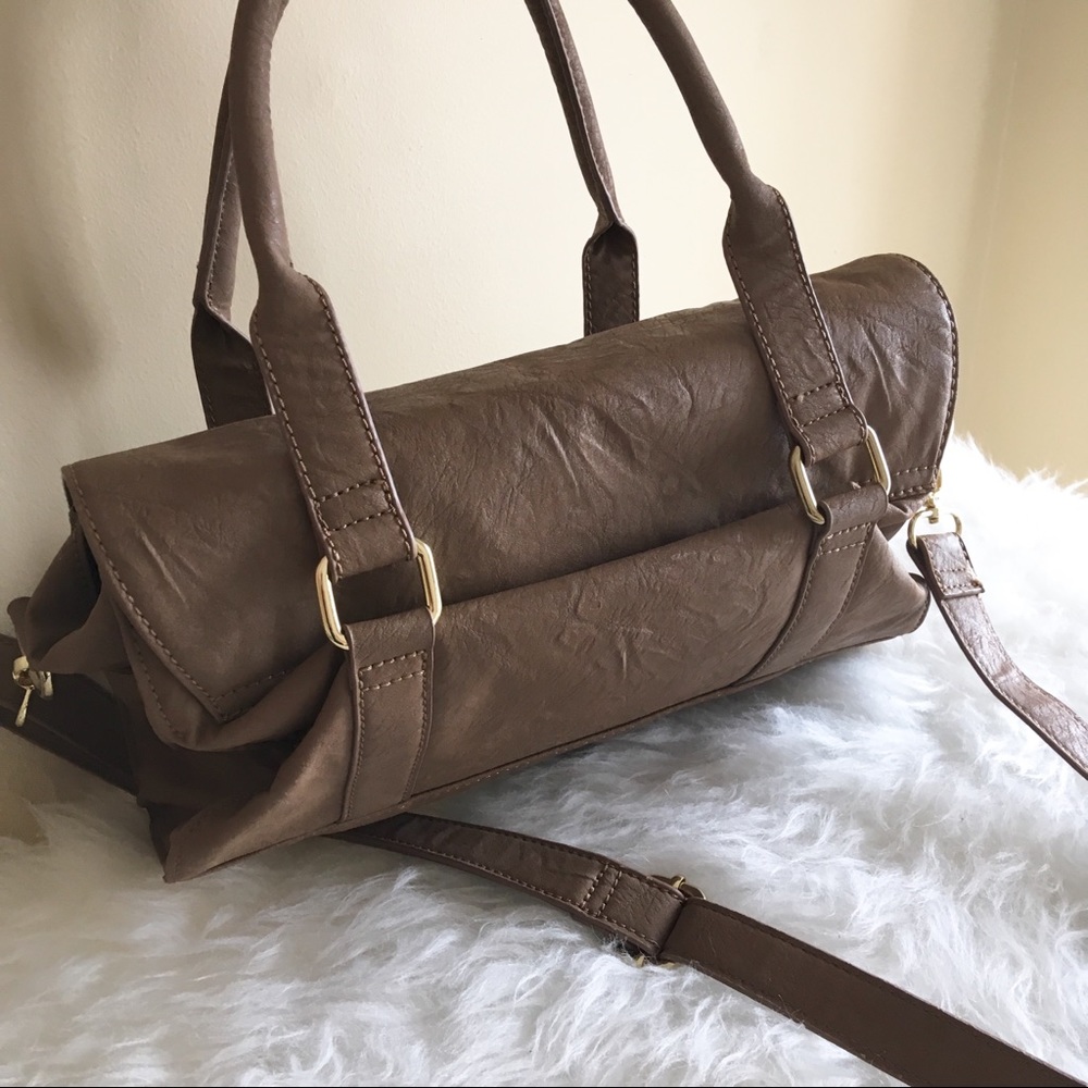 ❌SOLD!❌ BCBG Tan Gold Purse Crossbody Satchel - Picture 3 of 6
